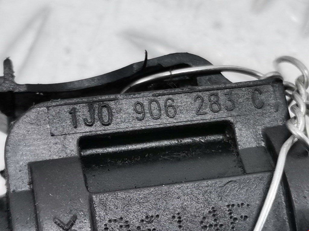 Клапан электромагнитный AUDI A4 B6 2001-2005