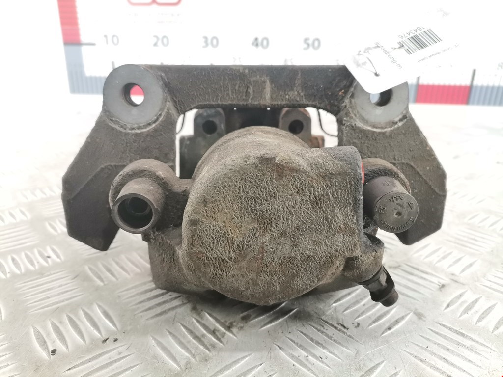 Суппорт передний правый BMW X5 E70 2007-2013