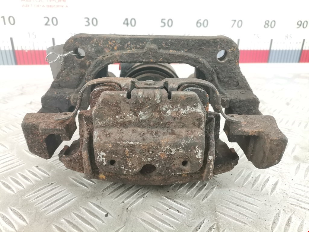 Суппорт передний правый BMW X5 E70 2007-2013