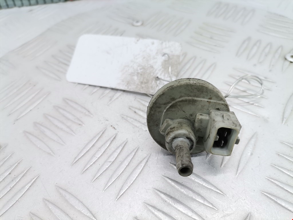 Клапан вентиляции топливного бака VOLKSWAGEN Golf II 1983-1992