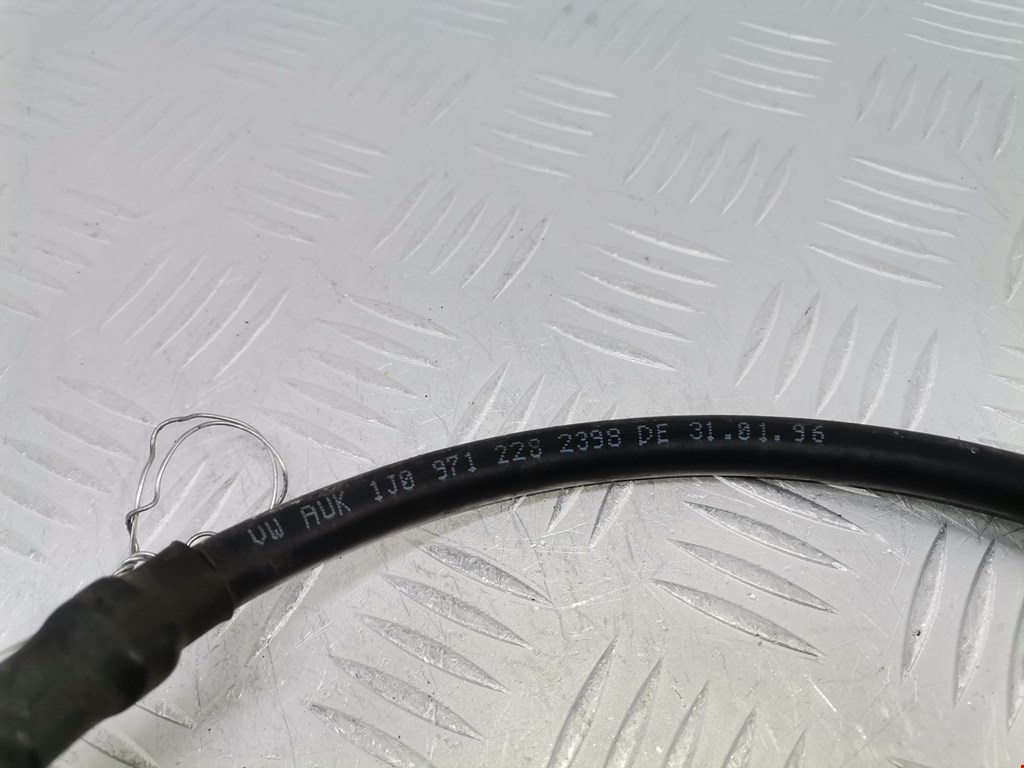 Клемма аккумулятора (плюс) + AUDI A3 8L 1996-2003