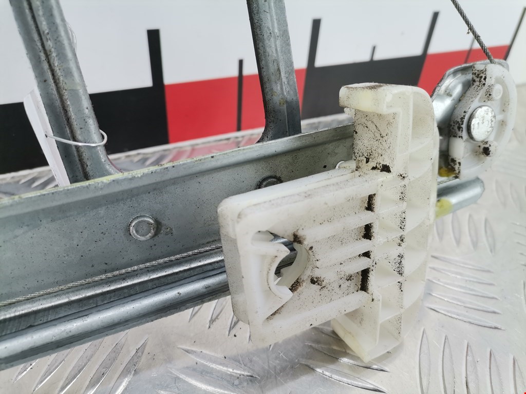 Стеклоподъемник задний правый FORD Focus I 1998-2005