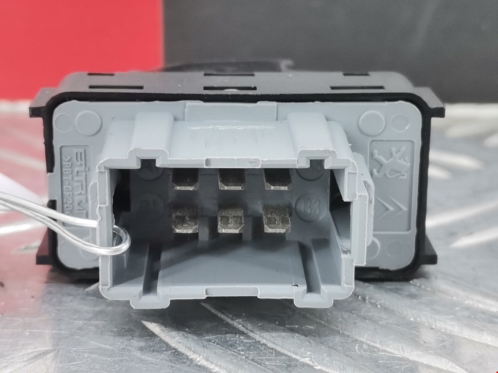 Кнопка стеклоподъемника CITROEN C4 Cactus 2014-н.в.