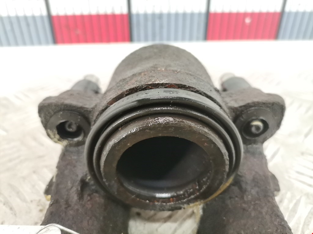 Суппорт передний левый AUDI A3 8P 2003-2013