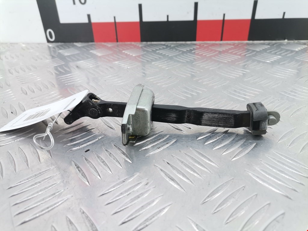 Ограничитель открывания двери TOYOTA Prius III XW30 2009-2015