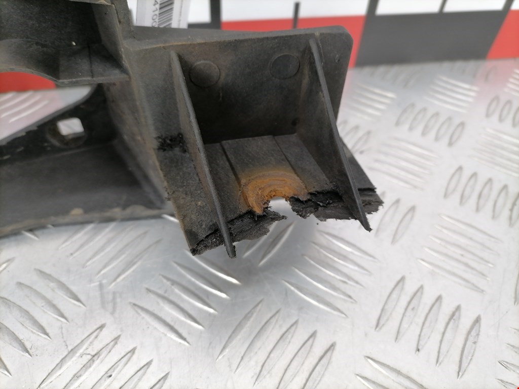 Кронштейн фары левый LAND ROVER Range Rover 2002-2012