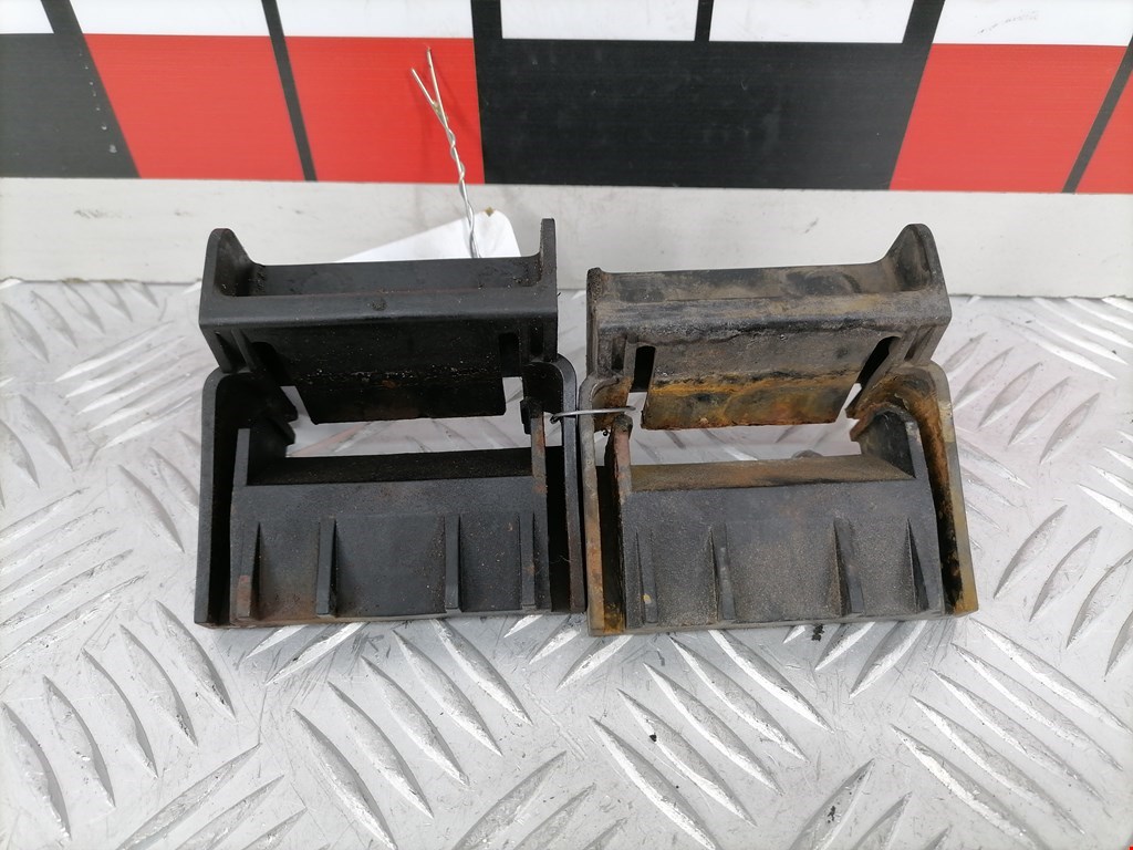 Кронштейн (крепление) радиатора LAND ROVER Range Rover 2002-2012