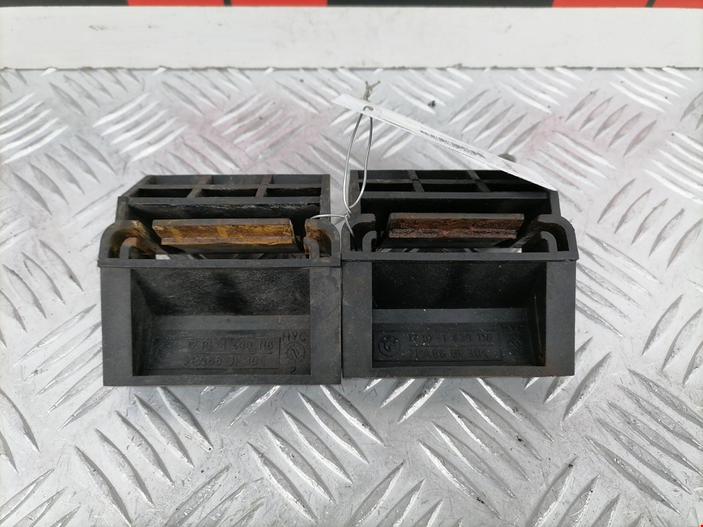 Кронштейн (крепление) радиатора LAND ROVER Range Rover 2002-2012