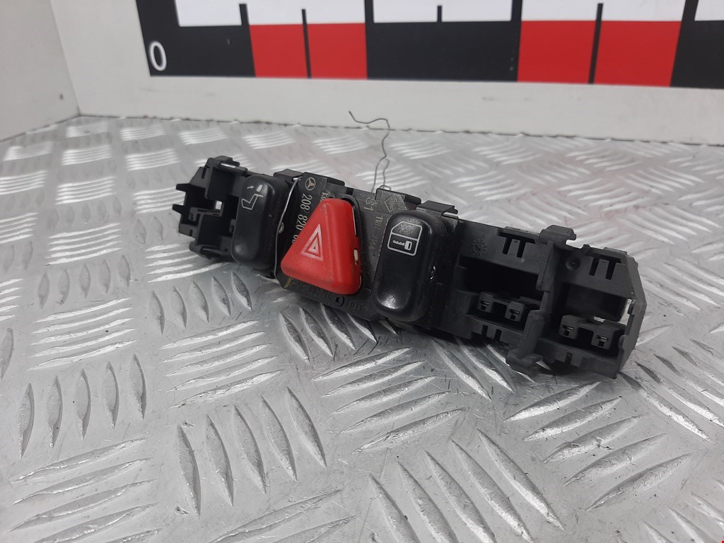 Кнопка аварийной сигнализации (аварийки) MERCEDES-BENZ CLK-Class W208 1997-2002