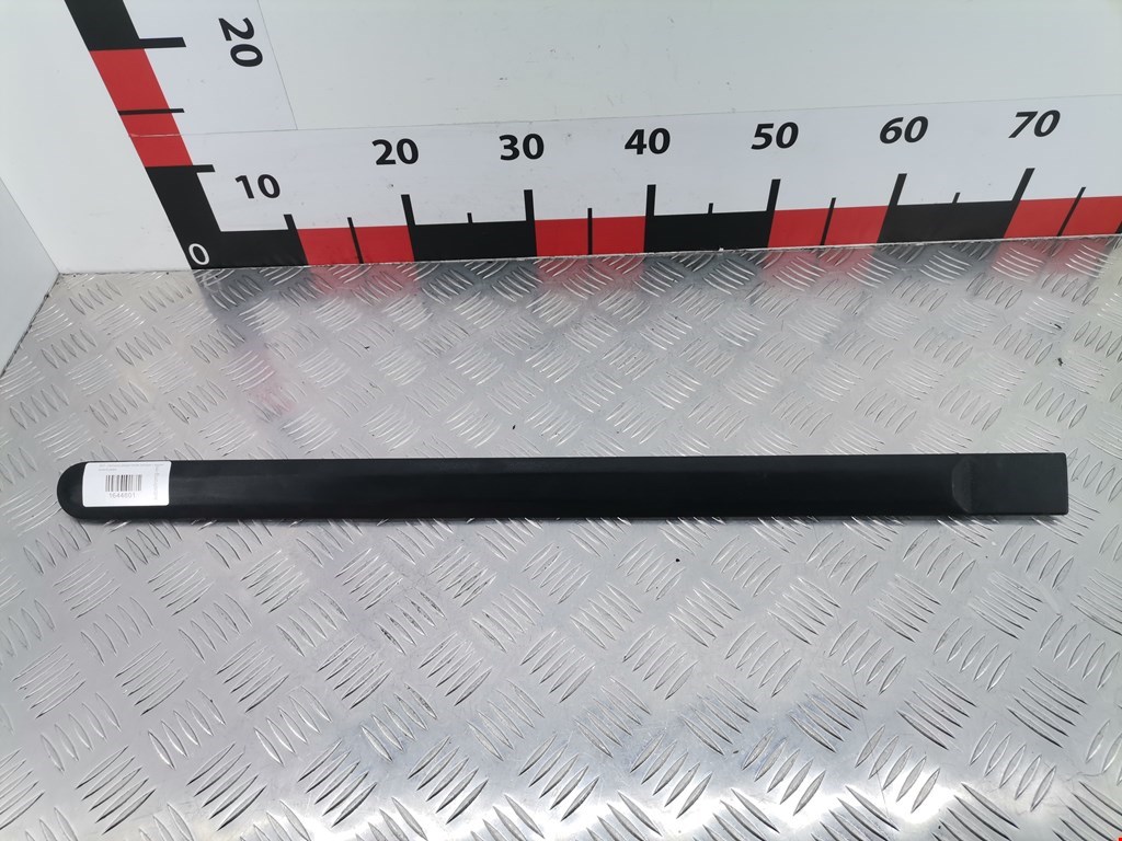 Накладка (молдинг) двери задней правой Ford Fusion (2002-2012)