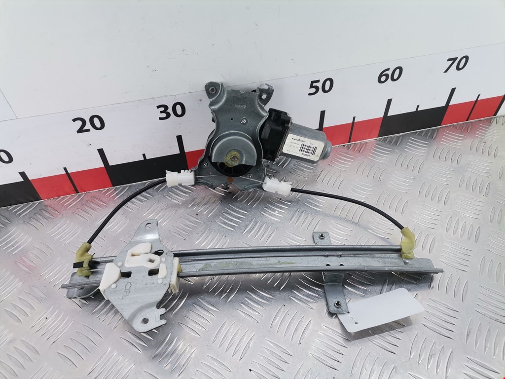 Стеклоподъемник задний левый NISSAN Almera Tino 2000-2006