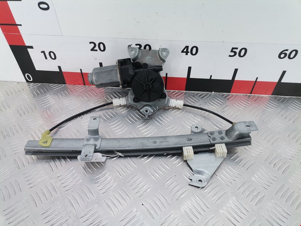 Стеклоподъемник задний левый NISSAN Almera Tino 2000-2006