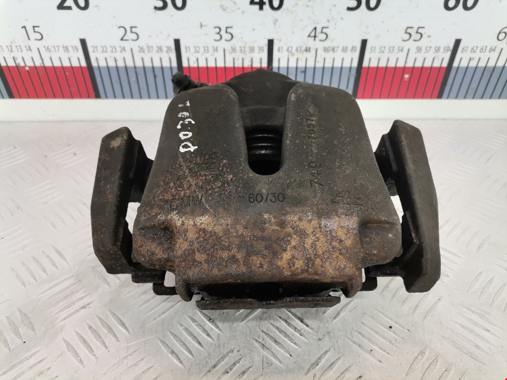 Суппорт передний левый BMW X5 E70 2007-2013