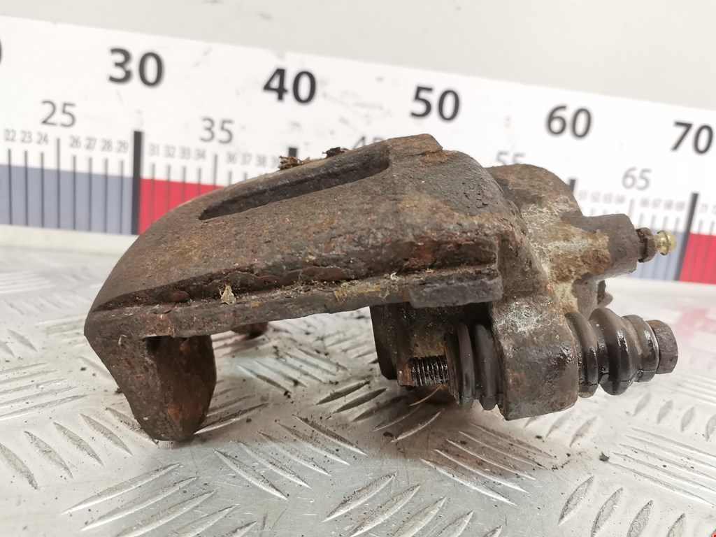 Суппорт передний правый JEEP Cherokee XJ 1984-2001