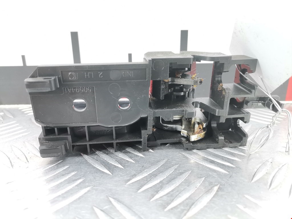 Ручка дверная задняя внутренняя левая TOYOTA Avensis 2003-2008