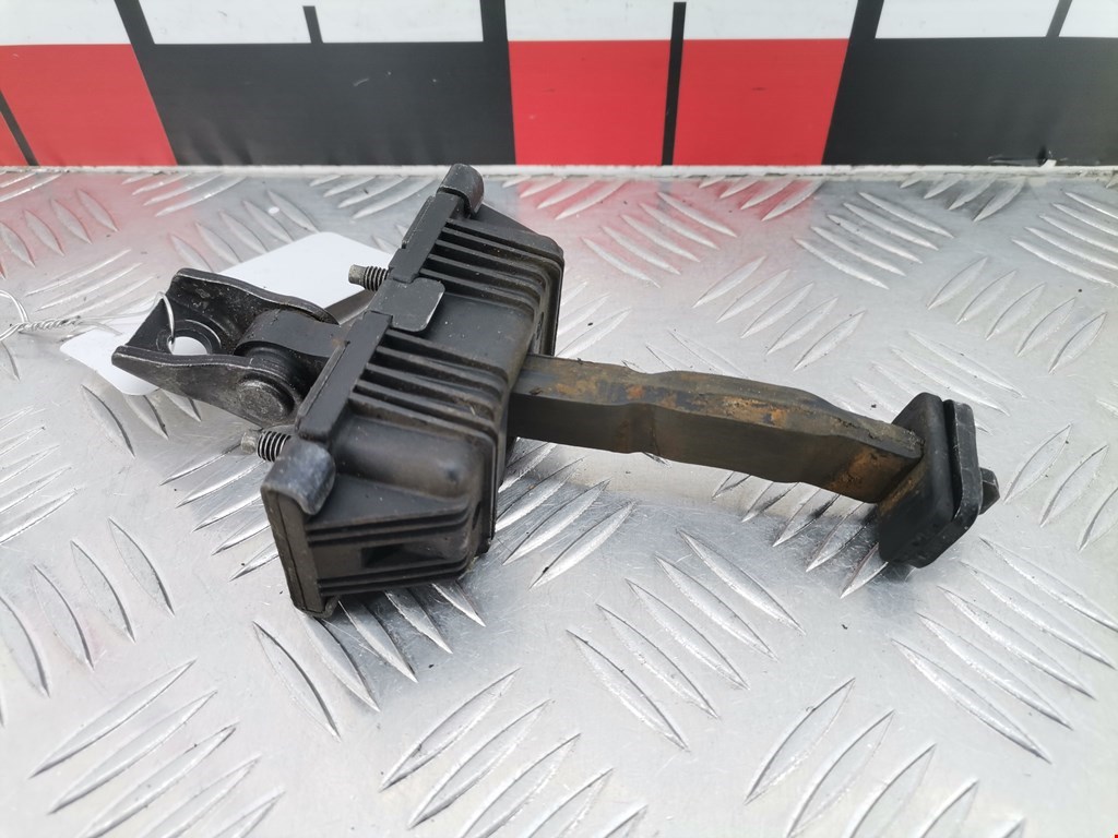 Ограничитель открывания двери TOYOTA Avensis 2003-2008