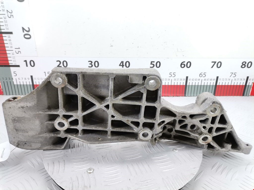 Кронштейн генератора VOLKSWAGEN Bora 1998-2005