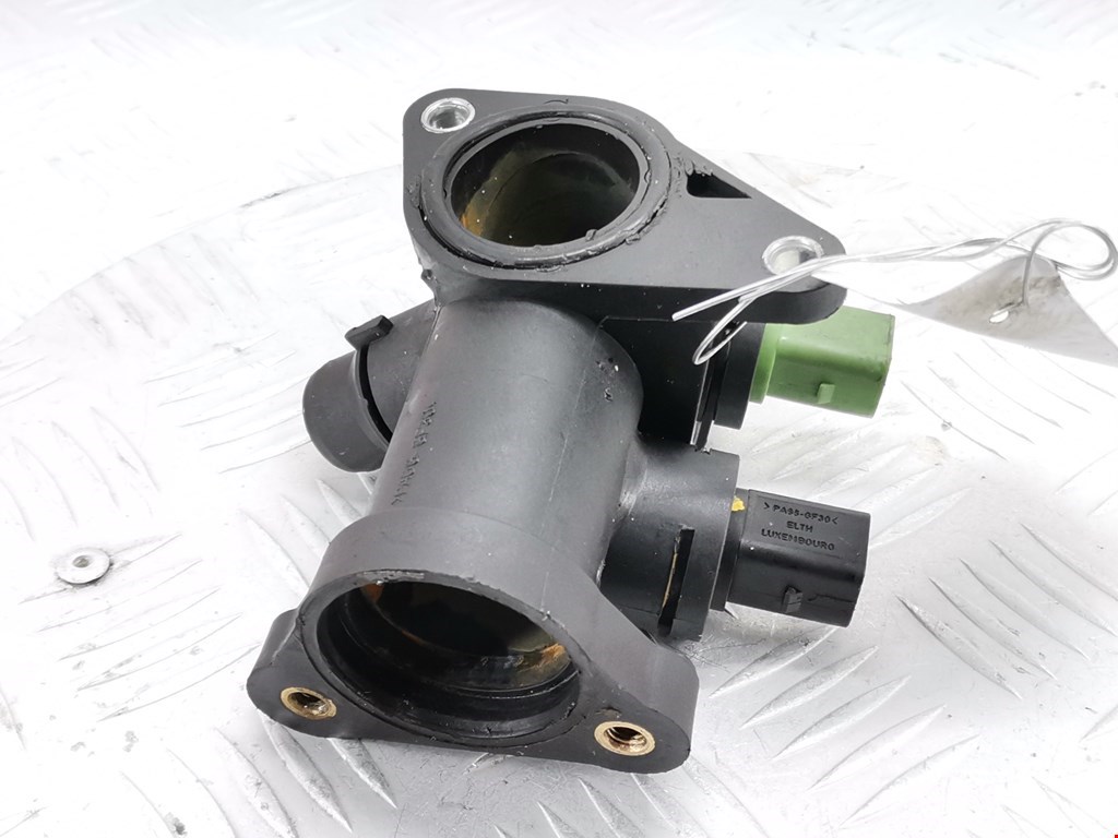 Тройник системы охлаждения AUDI A4 B5 1995-2001