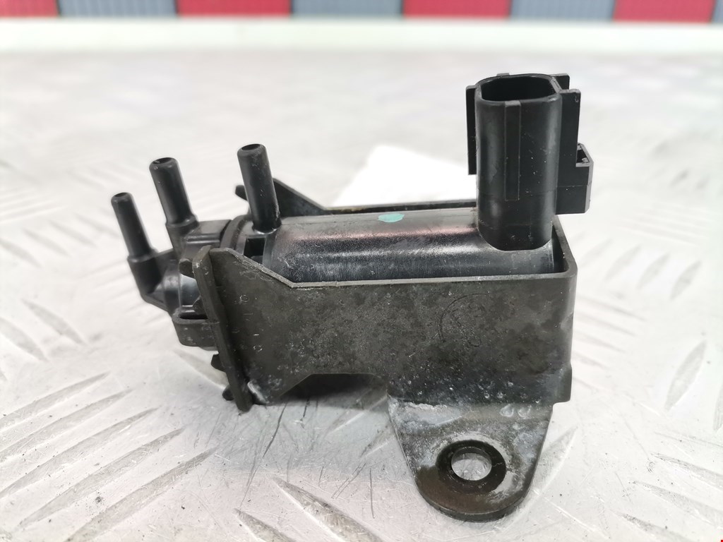 Клапан воздушного фильтра Ford Focus 1 (1998-2005)