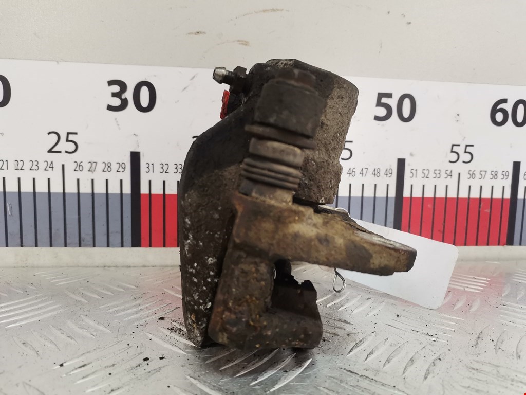 Суппорт передний левый TOYOTA Avensis 2003-2008