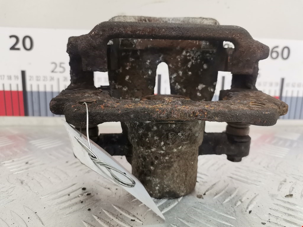 Суппорт передний левый TOYOTA Avensis 2003-2008