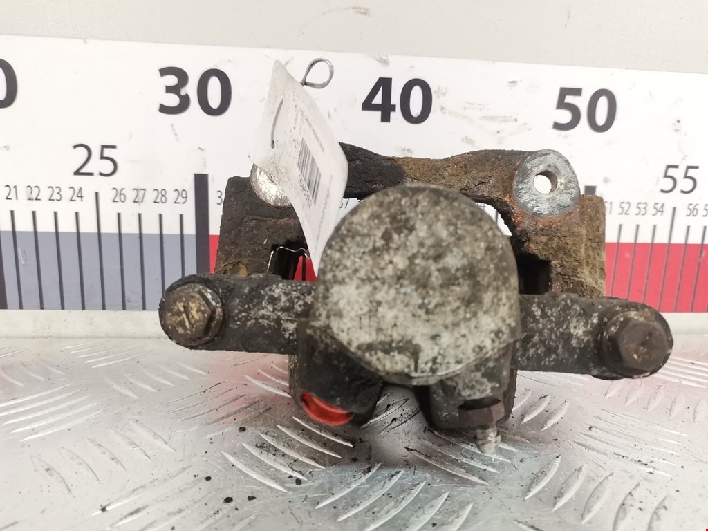 Суппорт передний левый TOYOTA Avensis 2003-2008