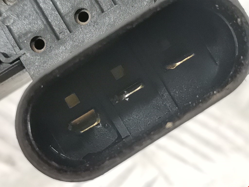 Клемма аккумулятора (плюс) + AUDI A3 8L 1996-2003