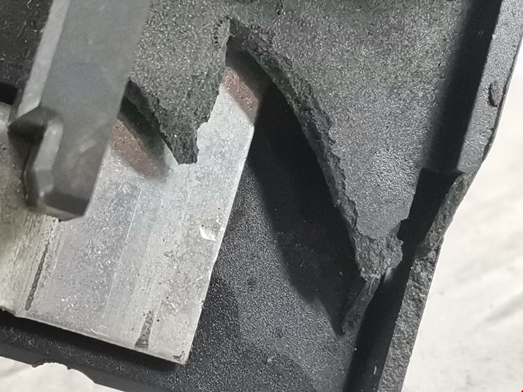 Клемма аккумулятора (плюс) + AUDI A3 8L 1996-2003