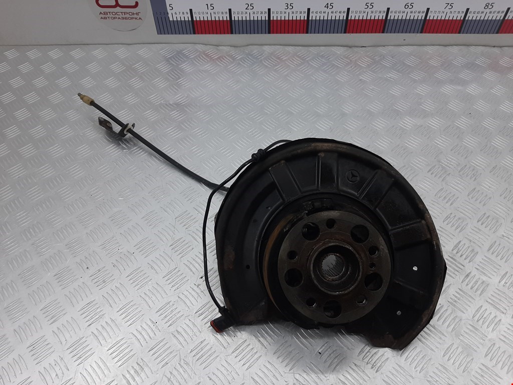 Ступица (кулак цапфа) задняя левая Mercedes E-Class (W212) (2009-2016)