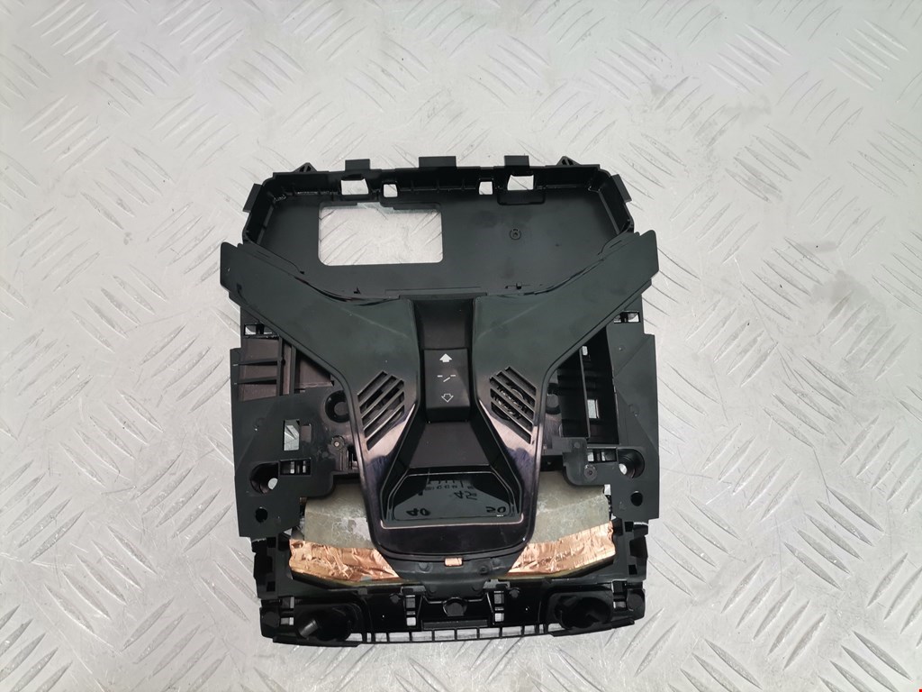 Плафон салонный (салона фонарь) BMW 1er F40 2019-н.в.