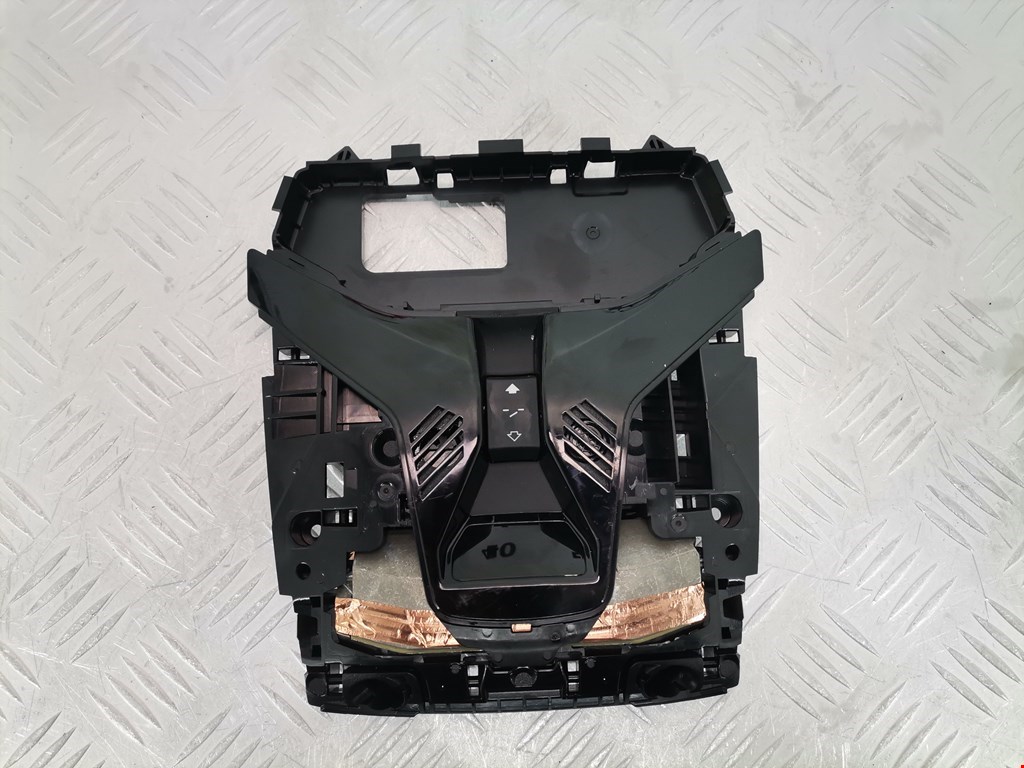Плафон салонный (салона фонарь) BMW 1er F40 2019-н.в.