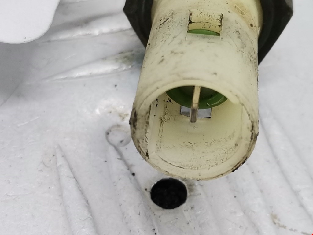 Датчик давления масла VOLVO V40 I 1995-2004