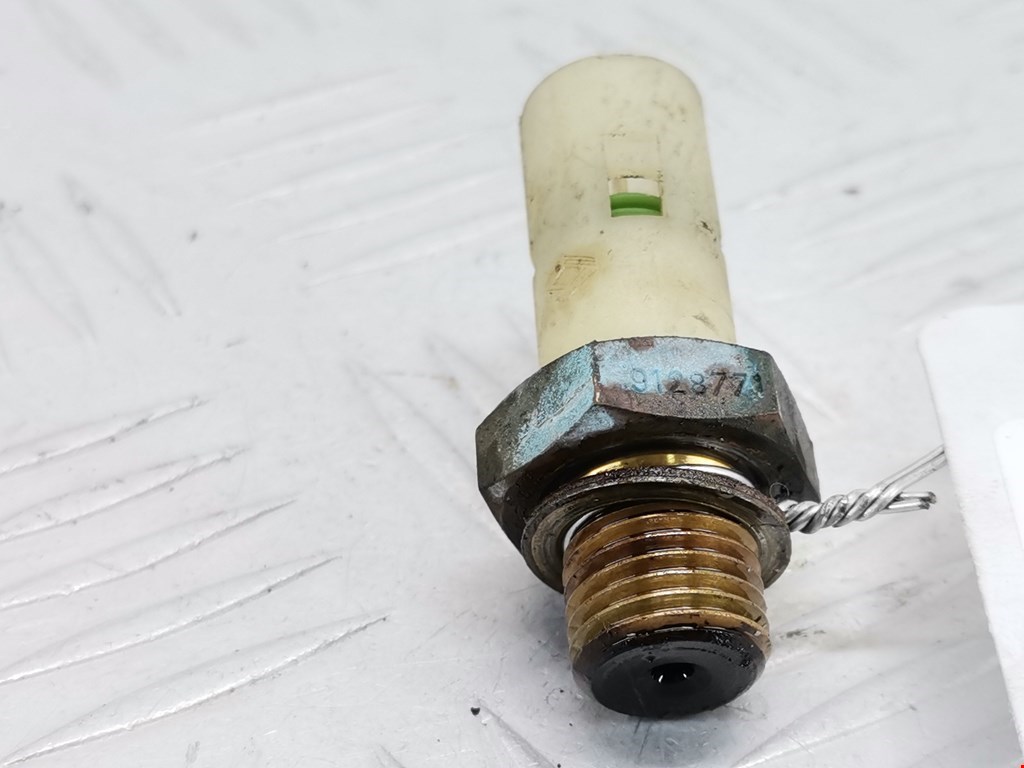 Датчик давления масла VOLVO V40 I 1995-2004