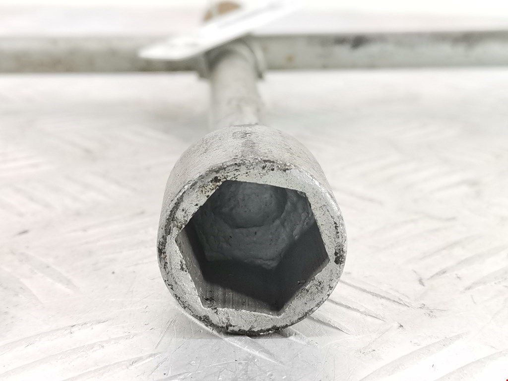 Ключ балонный OPEL Signum 2003-2008