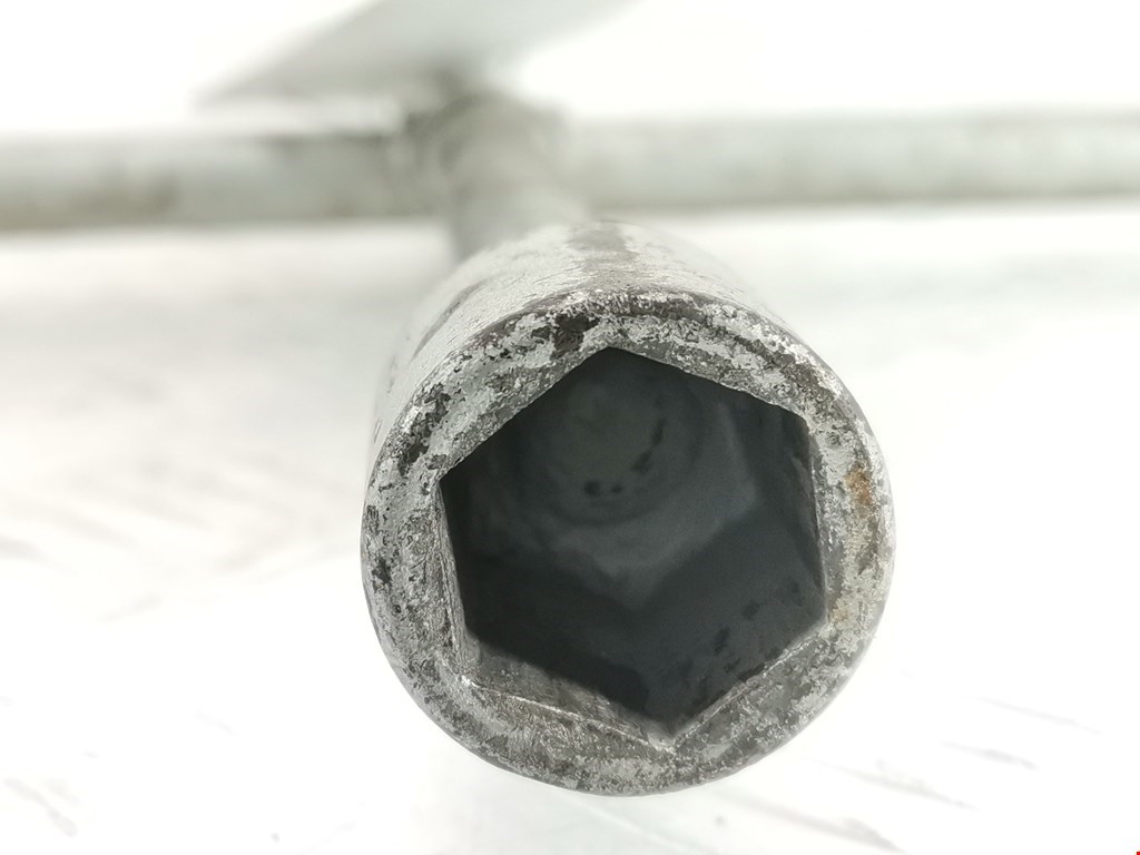 Ключ балонный OPEL Signum 2003-2008