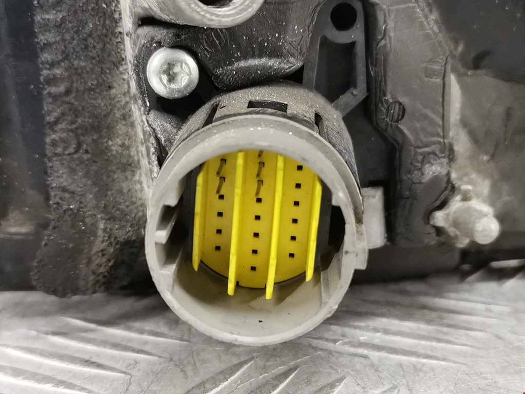 Зеркало левое RENAULT Espace 2003-2014