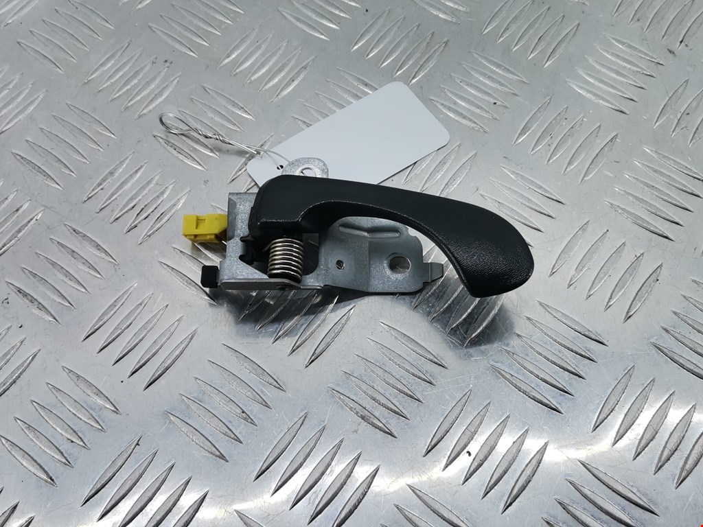 Ручка дверная передняя внутренняя правая MITSUBISHI Space Star 1999-2006