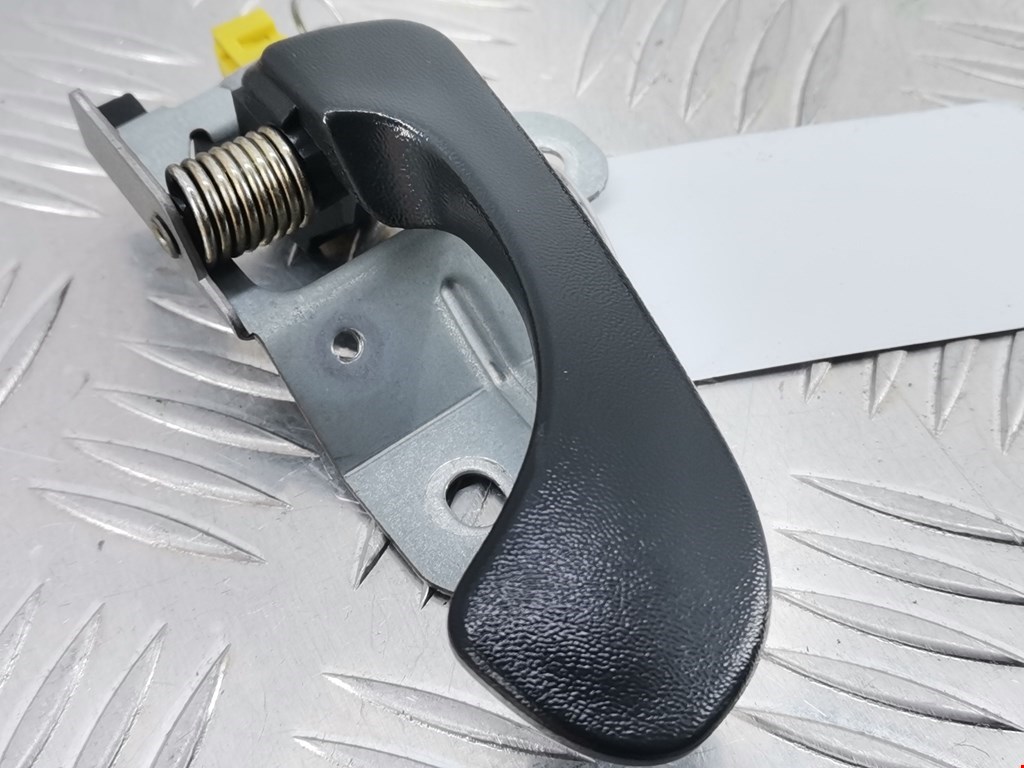 Ручка дверная передняя внутренняя правая MITSUBISHI Space Star 1999-2006