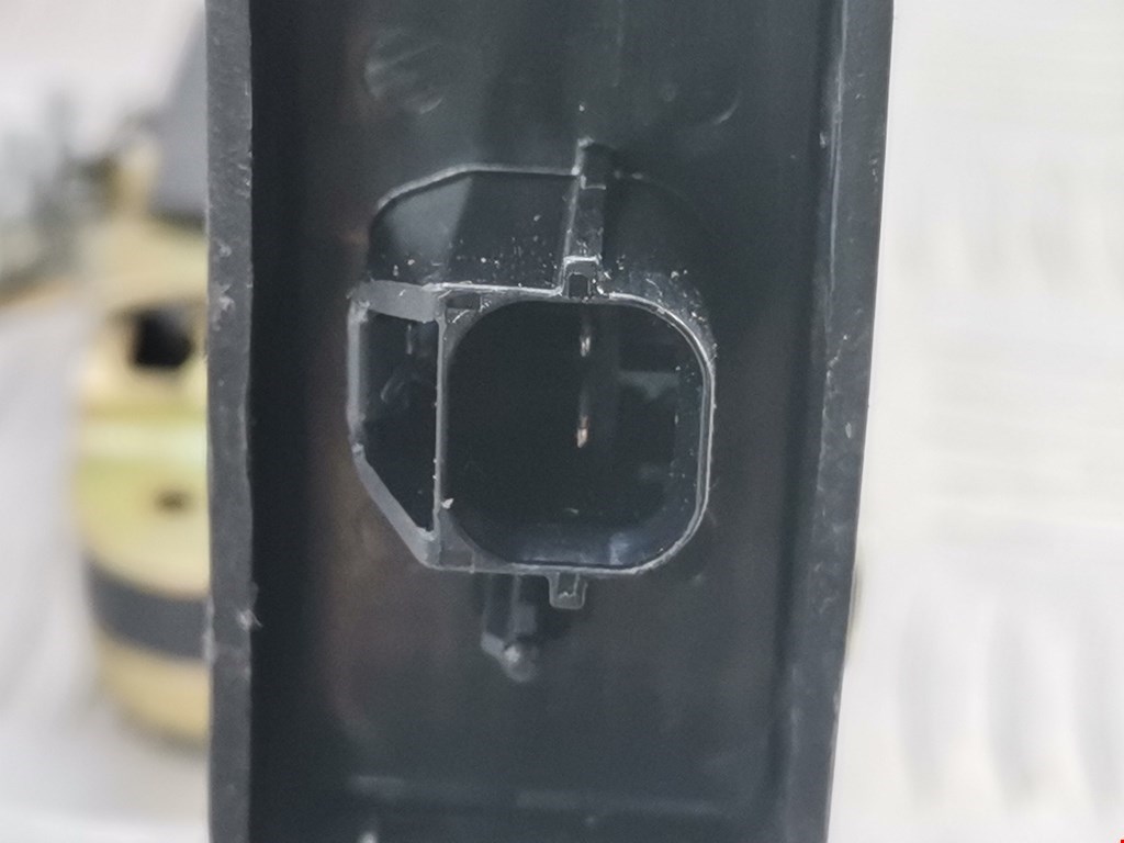 Замок двери передней правой MITSUBISHI Space Star 1999-2006