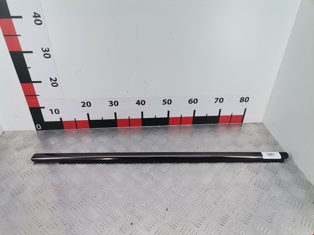 Накладка декоративная (молдинг) стекла двери передней левой Mercedes C-Class (W203) (2000-2008)