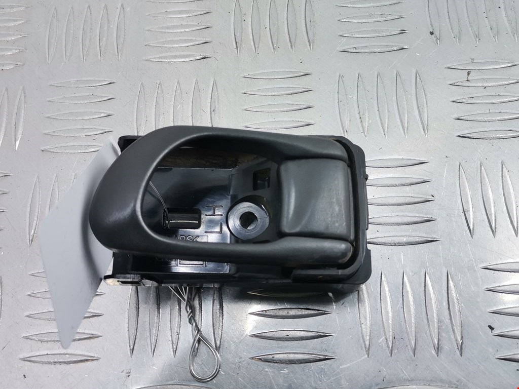 Ручка дверная передняя внутренняя левая SUBARU Forester I 1997-2002