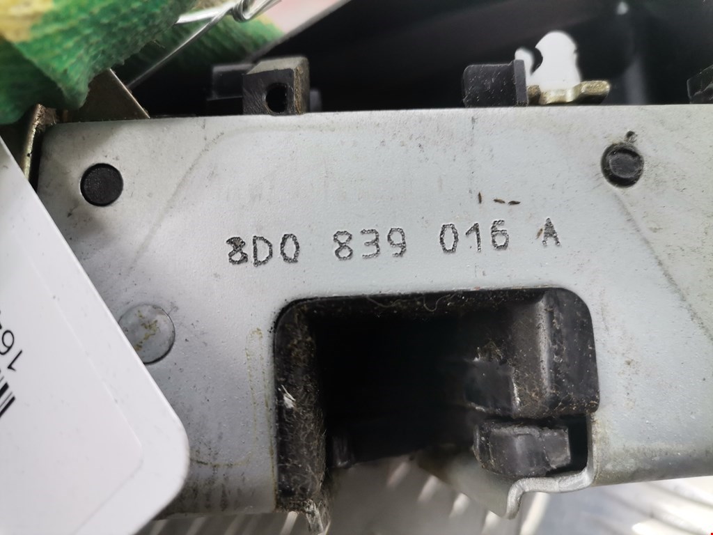 Замок двери задней правой AUDI A4 B5 1995-2001