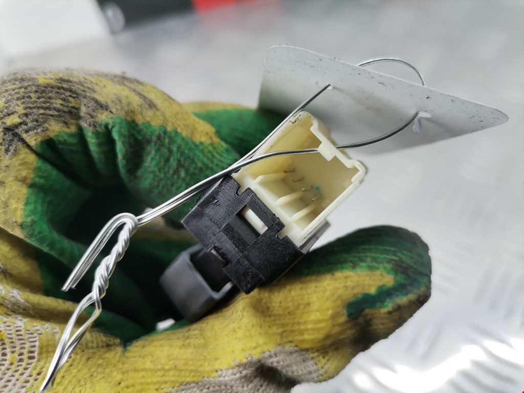 Кнопка центрального замка OPEL Antara 2006-2015