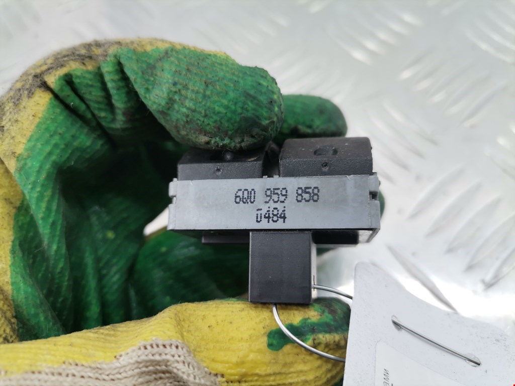 Блок управления стеклоподъемниками SEAT Ibiza 2002-2008