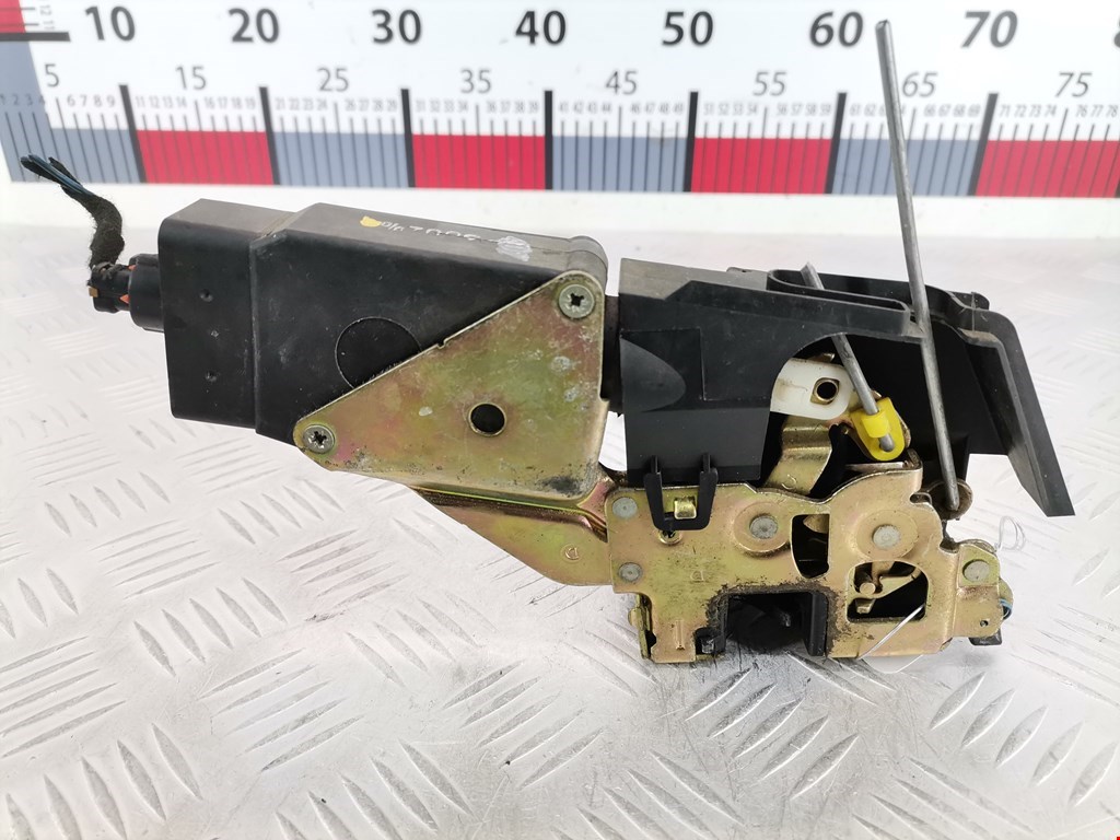 Замок двери задней правой MITSUBISHI Space Star 1999-2006