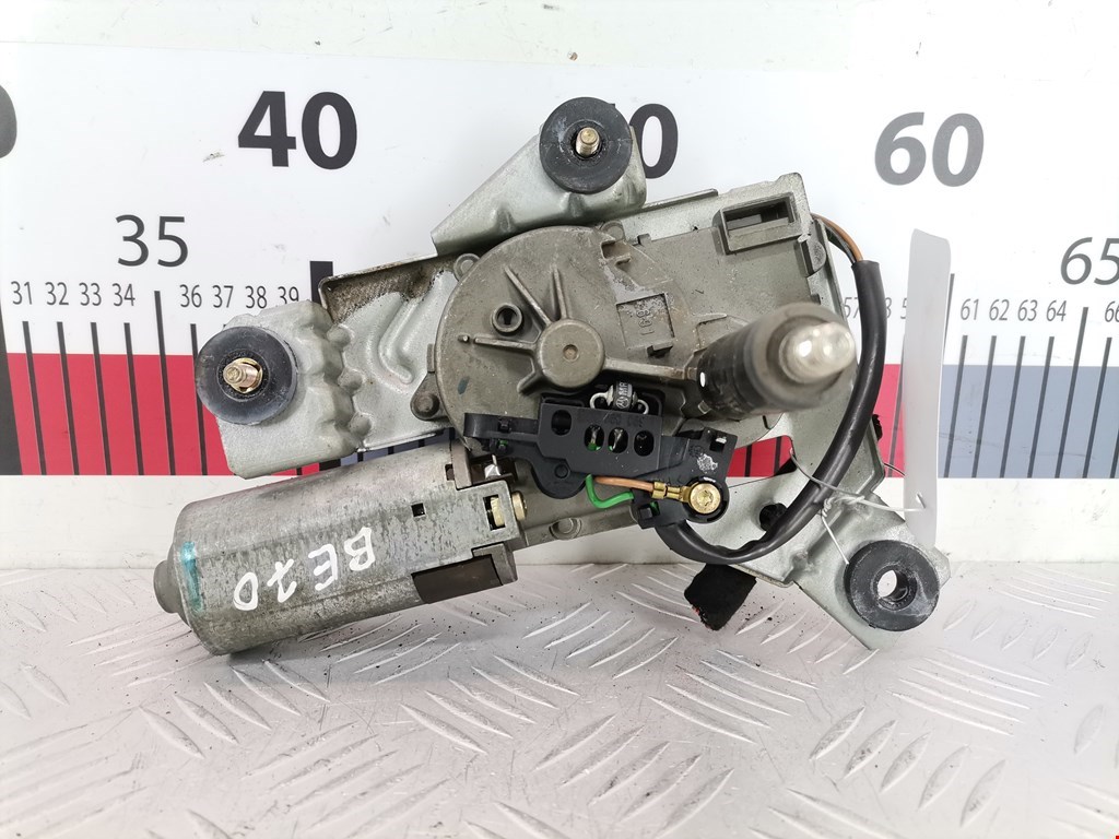 Моторчик стеклоочистителя задний MITSUBISHI Carisma 1995-1999