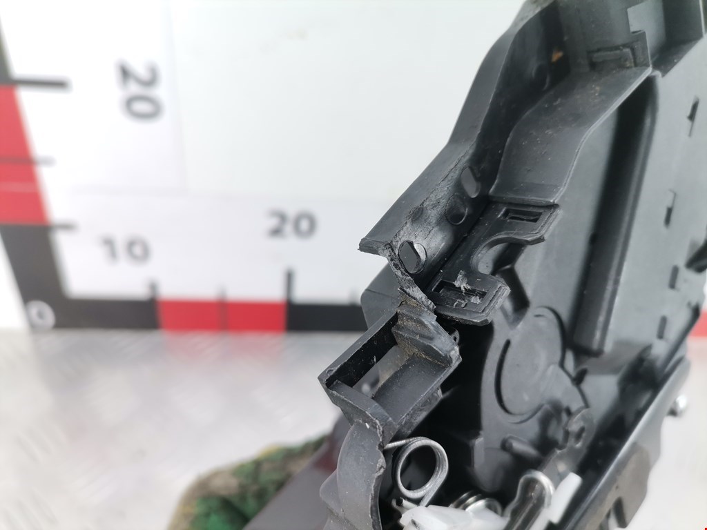 Замок двери задней левой JAGUAR XF X250 2007-2015