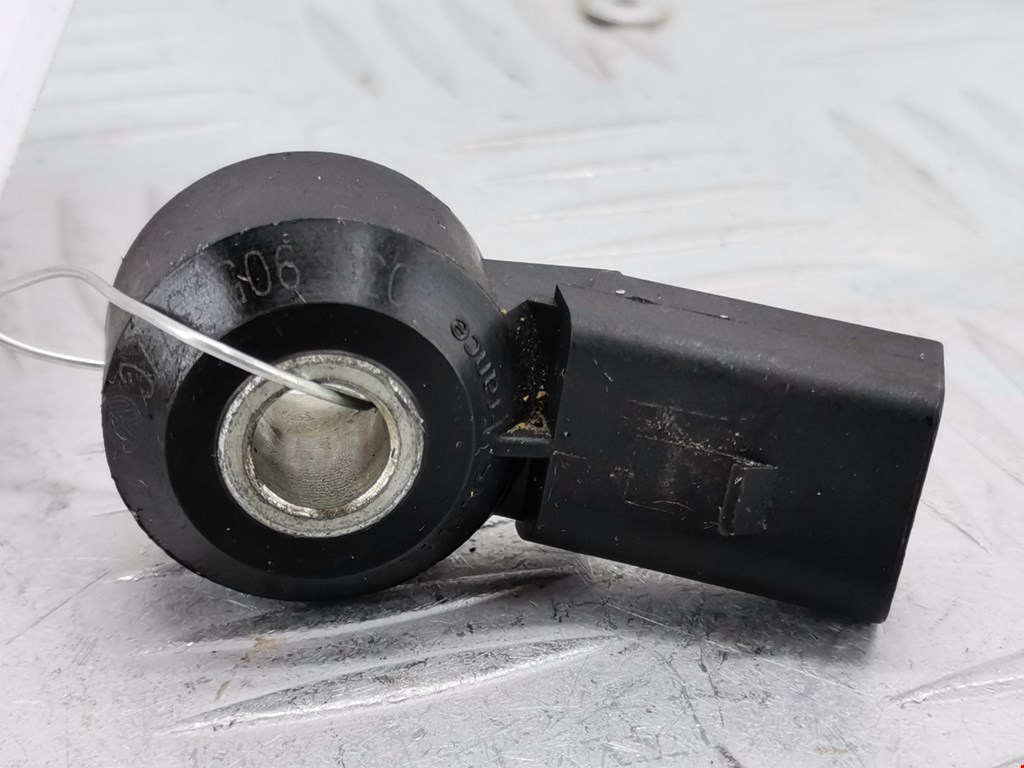 Датчик детонации AUDI A4 B7 2004-2007