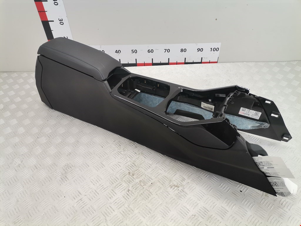 Подлокотник BMW 1-Series (F40) (2019-2023)