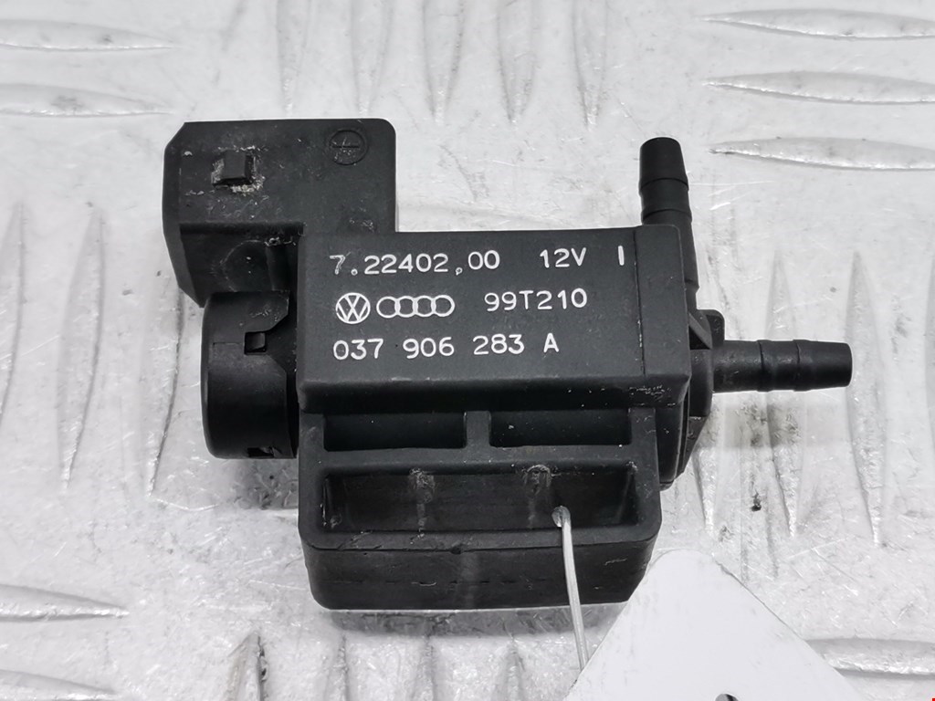 Клапан воздушного фильтра Audi A4 B5 (1994-2001)